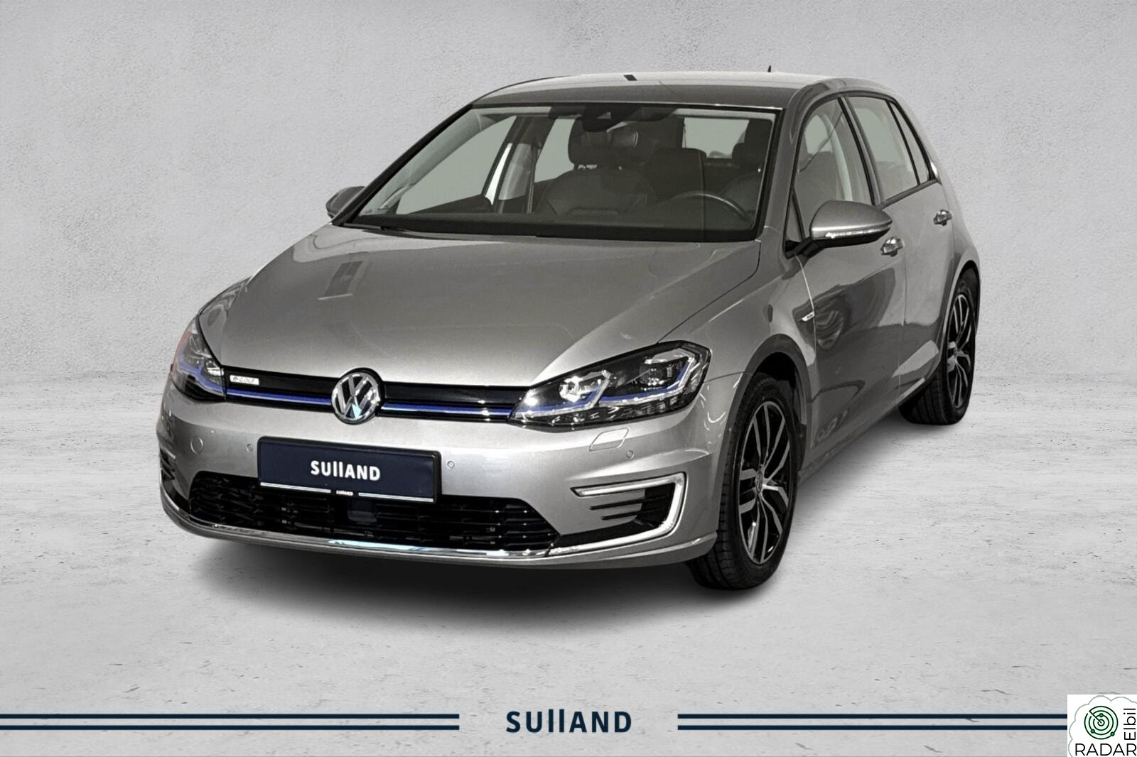 VOLKSWAGEN GOLF 136hk Exclusive - R.Kam/ Skinn/ Acc/ Active/ Varmepumpe
