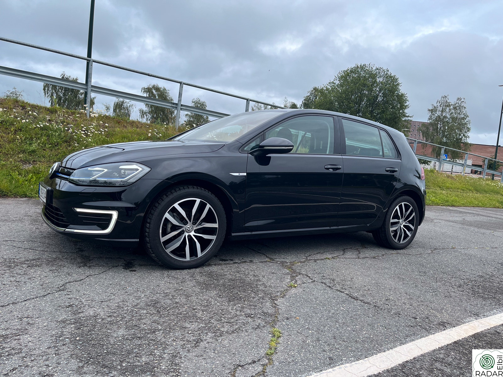 VOLKSWAGEN GOLF Topp utstyrt: Dynaudio, Active info, Keyless acc, skinn