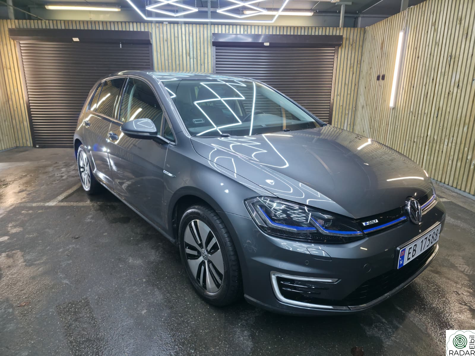 VOLKSWAGEN GOLF (K)