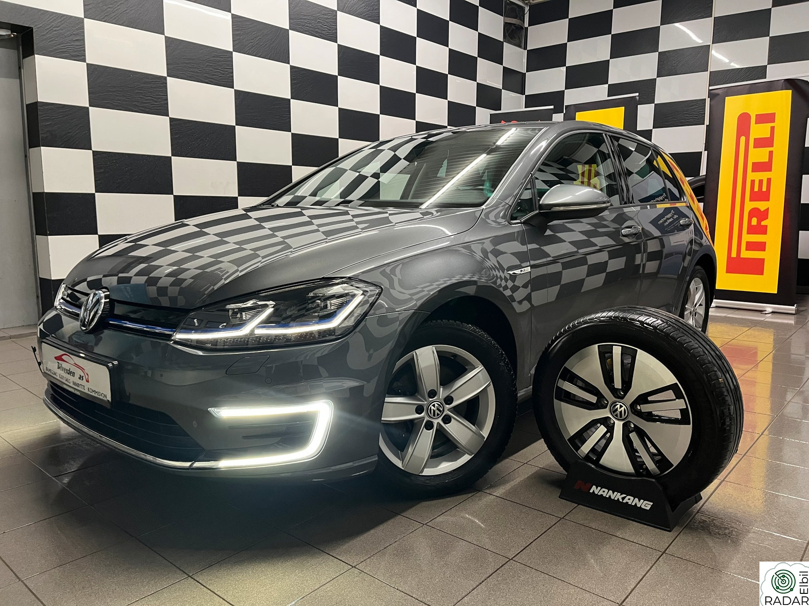 VOLKSWAGEN GOLF 300KM*EXCLUSIVE*NORSK*LAV KM*ALT++*NY EU+NY SERVICE
