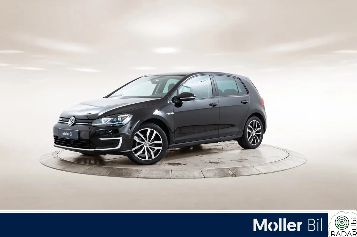 VOLKSWAGEN GOLF 136hk Exclusive - R.Kam, Skinn, Sp.Seter, LED