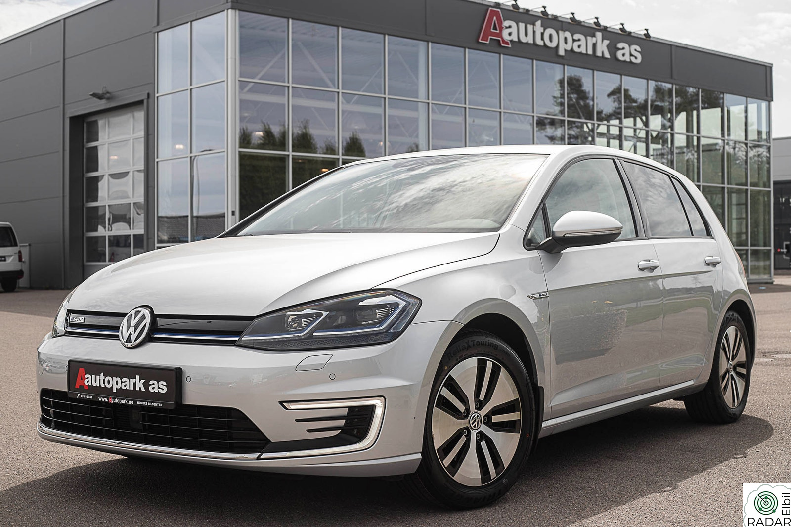 VOLKSWAGEN GOLF E-GOLF100KW/NORSK/KEYLESS/ADAPTIV/CARPLAY/NAVI/EN EIER