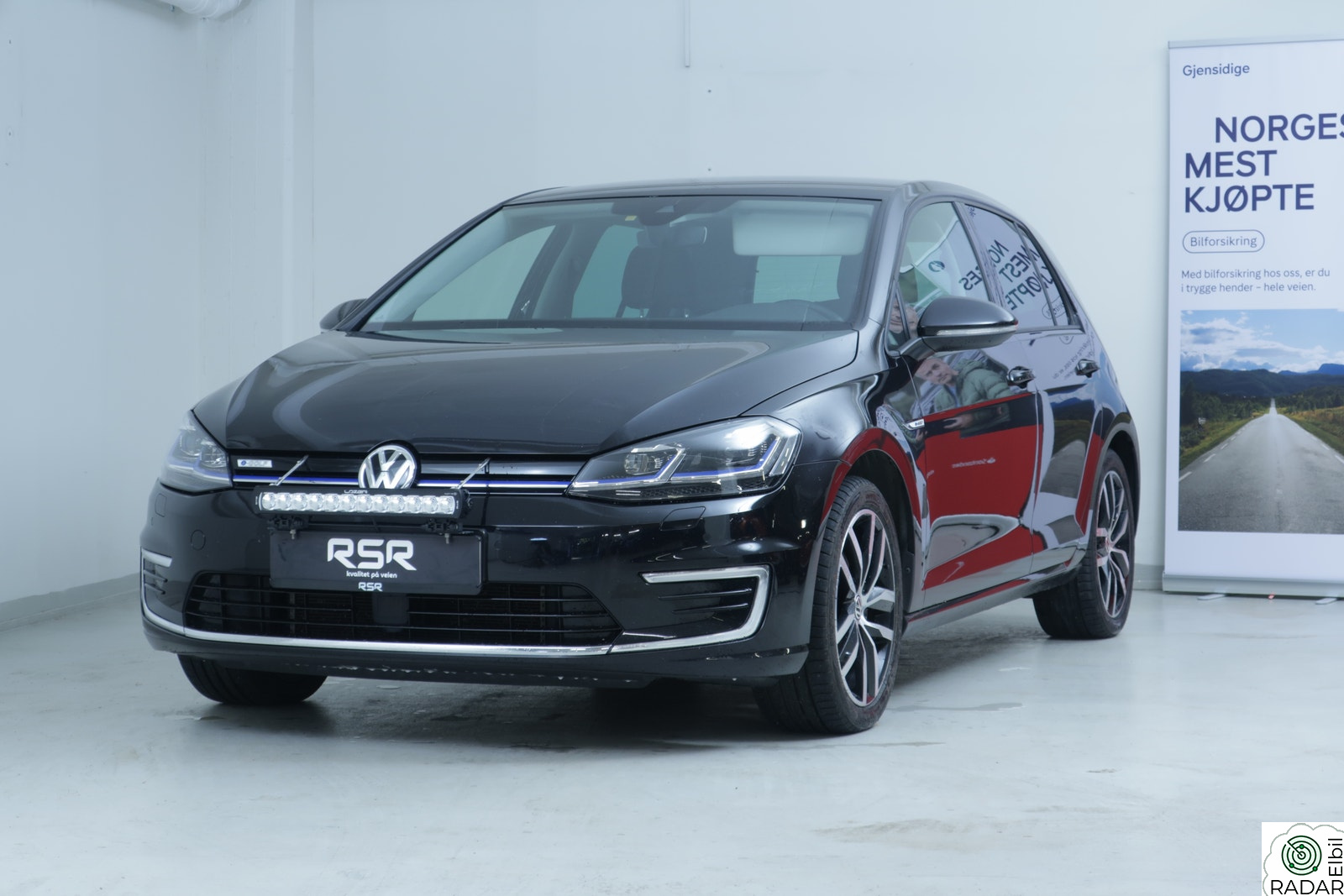 VOLKSWAGEN GOLF 300KM NEDC - MEGET PEN - GARANTI - LAV KM