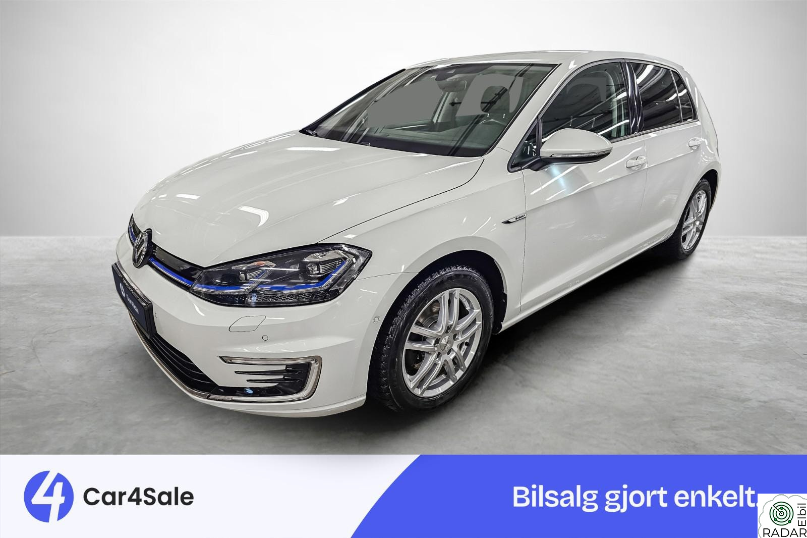 VOLKSWAGEN GOLF 300km / Skinn / V.Pumpe / ACC / R.Kam / Navi / LED/ DAB