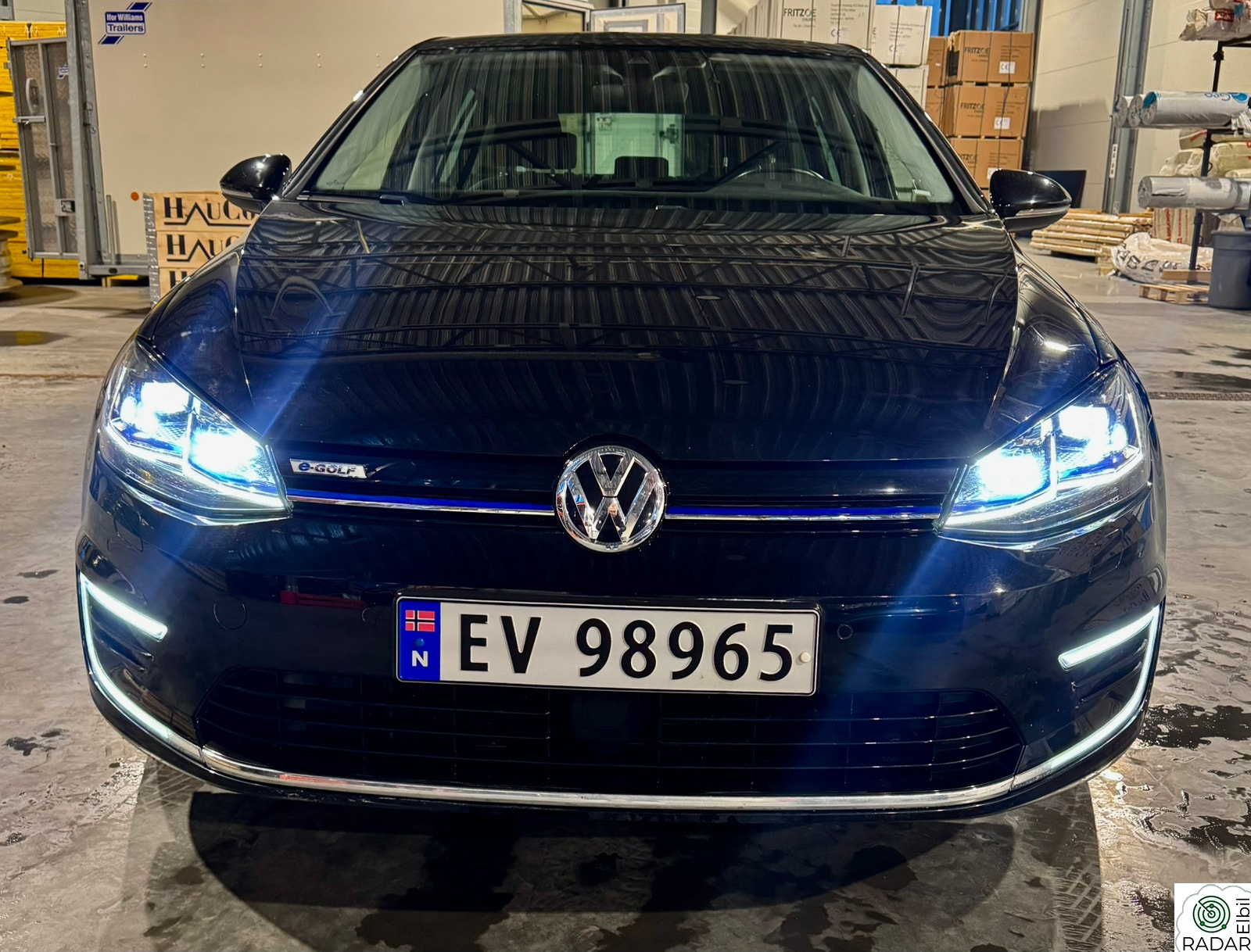 VOLKSWAGEN GOLF Exclusive (K) Lav km. Skinnseter.