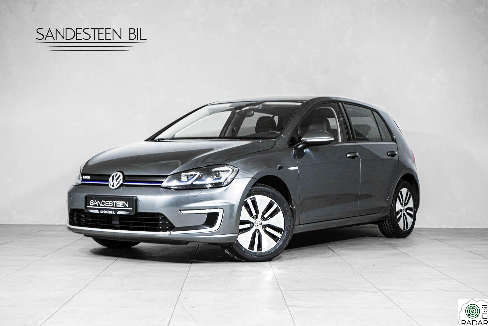 VOLKSWAGEN GOLF 300KM/EXCLUSIVE/SKINN/BLINDSONE/R-KAM/ACC/V-PUMPE/AID