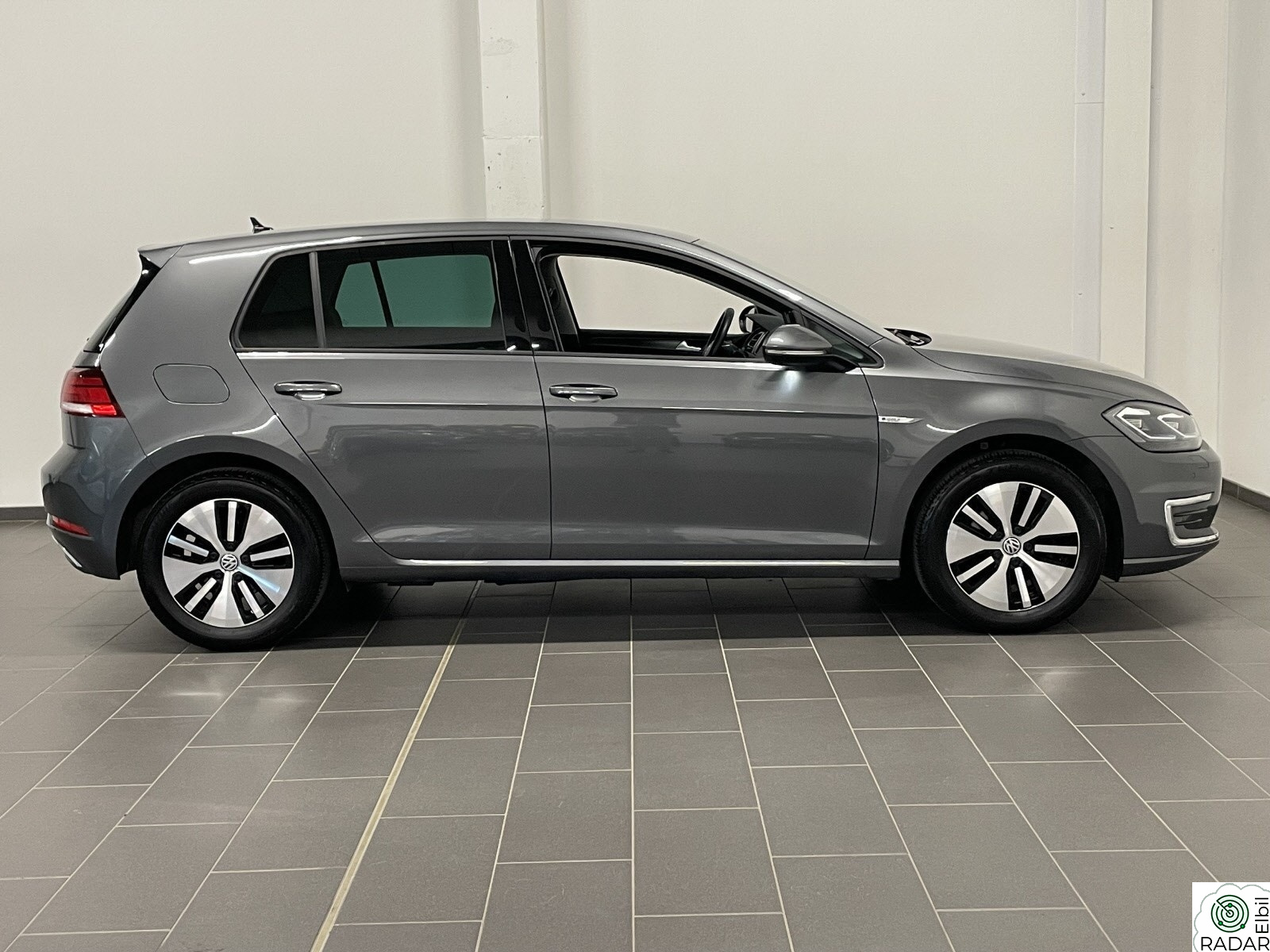 VOLKSWAGEN GOLF E-golf 136 hk Exclusive / Skinn / Active-info / Keyless