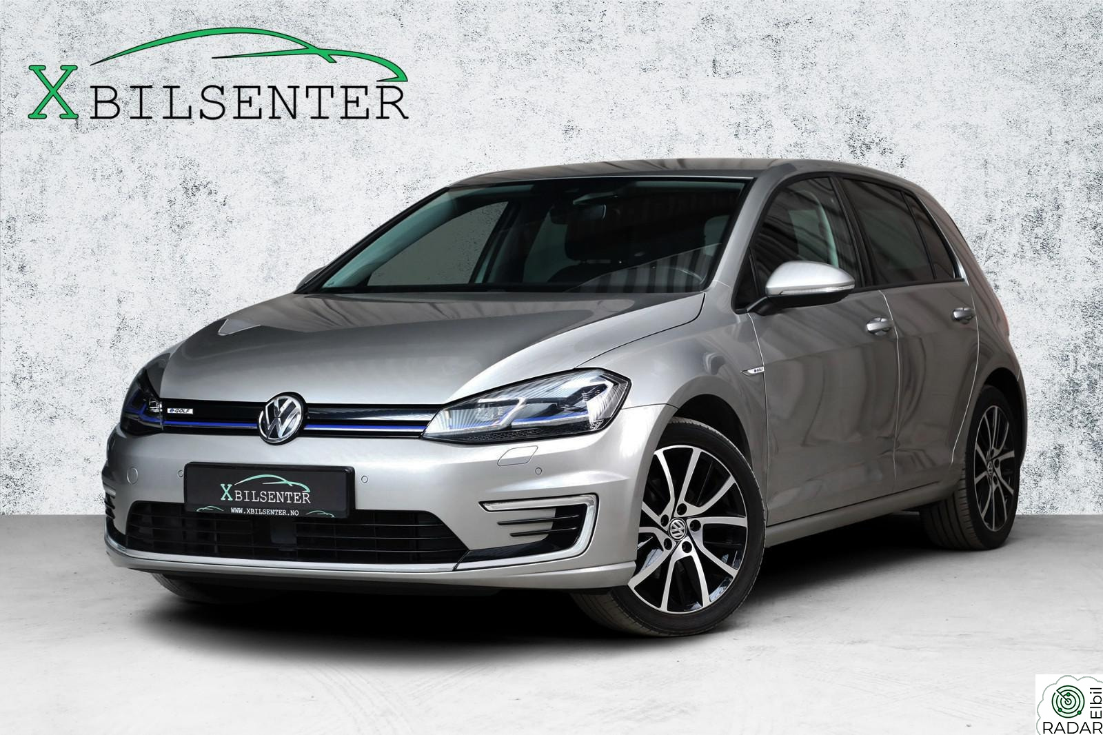VOLKSWAGEN GOLF Exclusive 136HK // ACC SKINN KAMERA LED NAVI V.PUMPE+