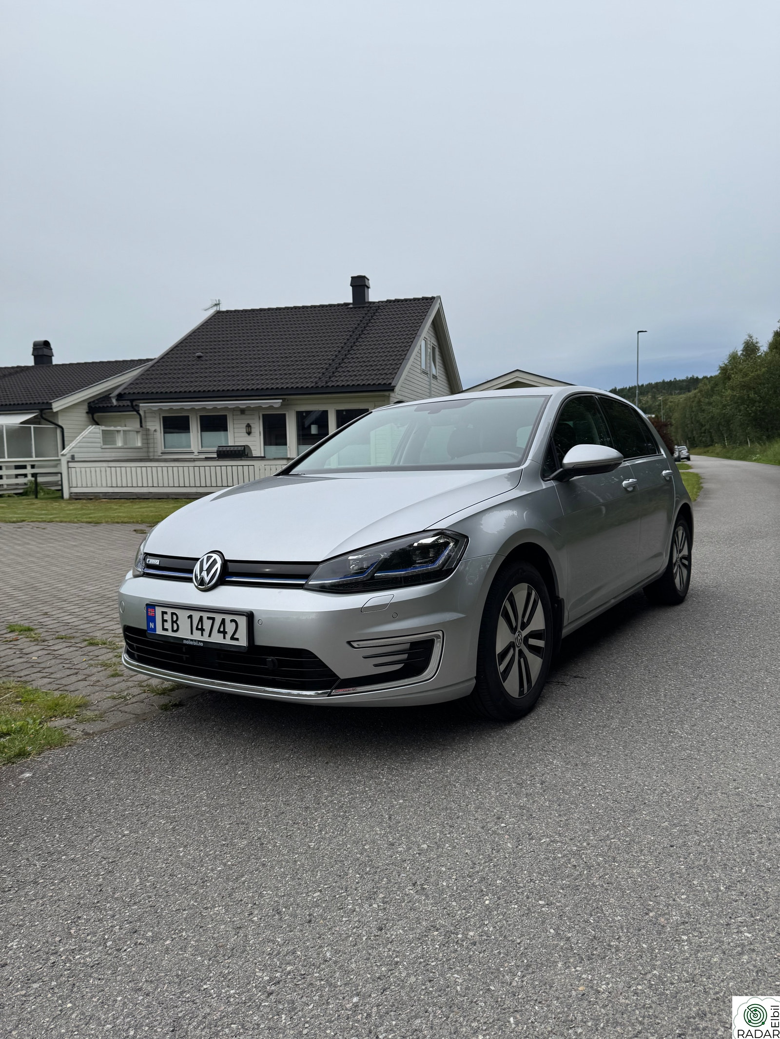 VOLKSWAGEN GOLF (K)
