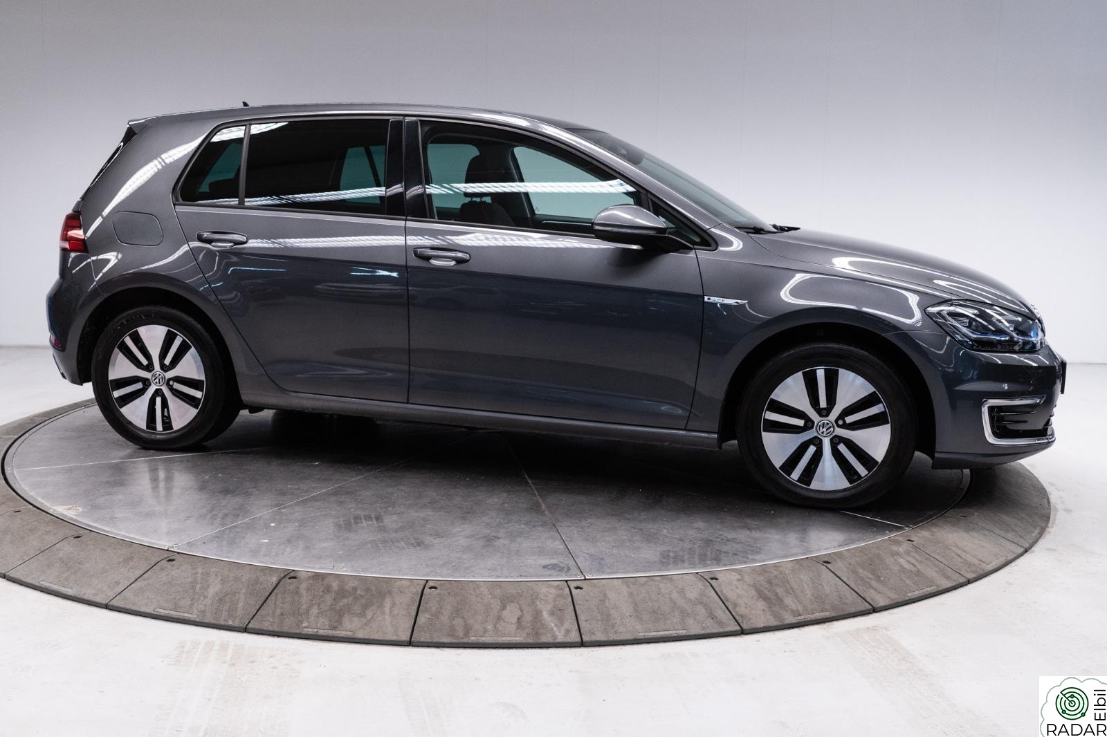 VOLKSWAGEN GOLF E-GOLF 136HK PDC+CRUISE+NAVI+CARPLAY+VARMEPUMPE+++