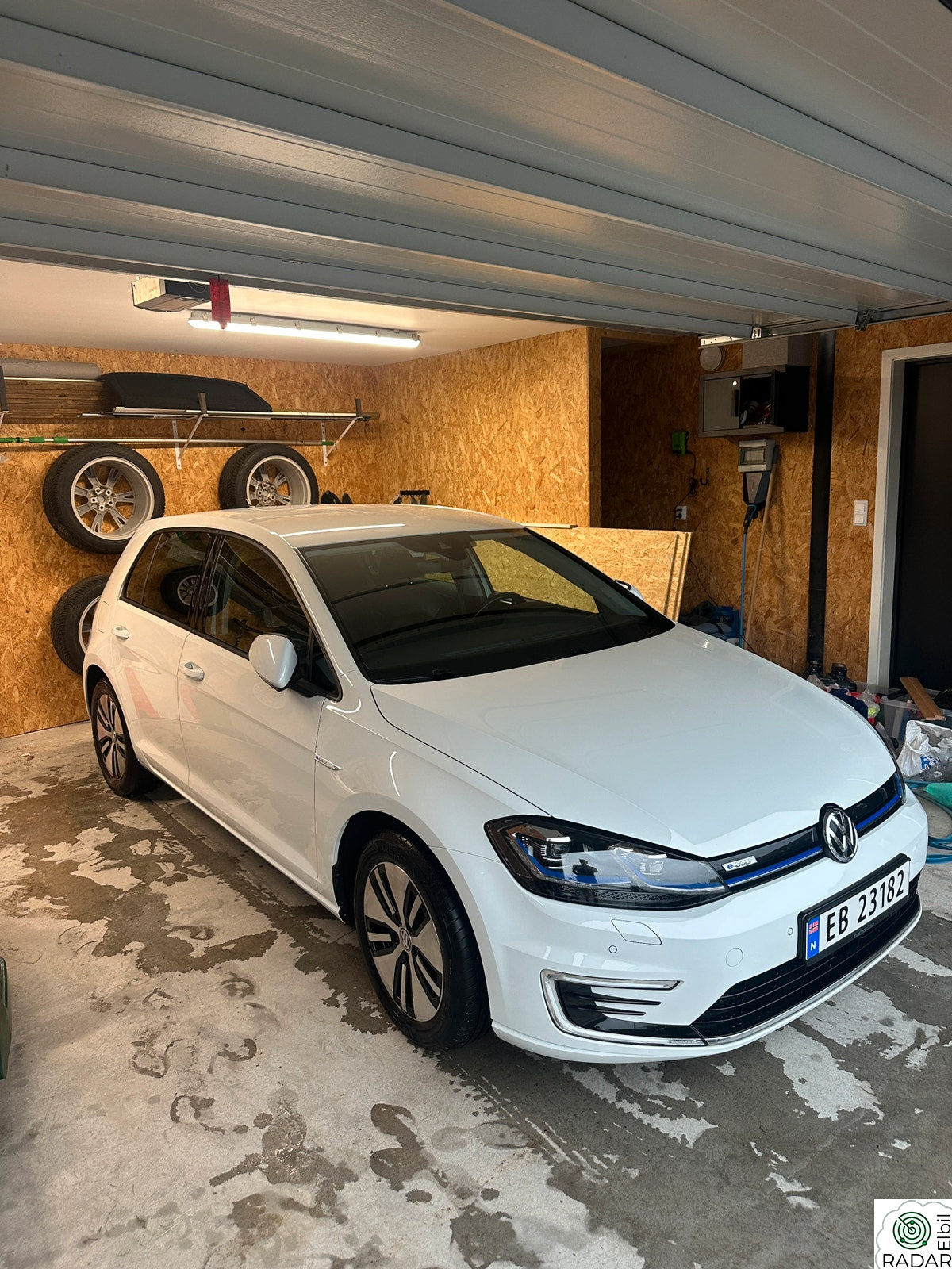 VOLKSWAGEN GOLF (K)