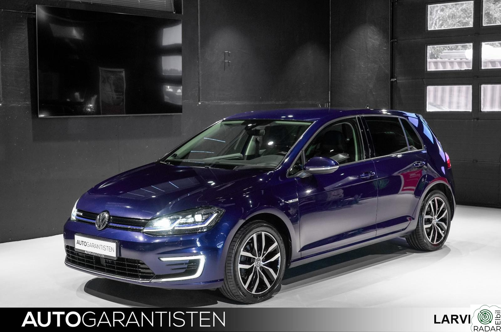 VOLKSWAGEN GOLF E-Golf Active-Info Skinn Keyless R.kam Navi ACC CarPlay