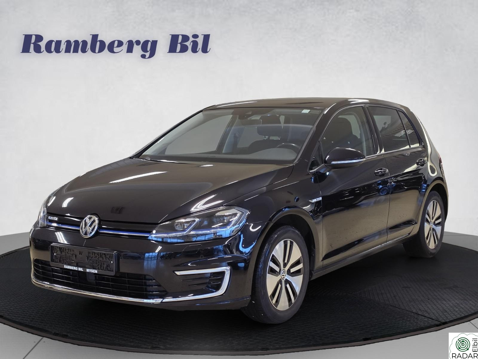 VOLKSWAGEN GOLF 230Km Active Info Ryggekamera Varmepumpe Navi ACC Norsk