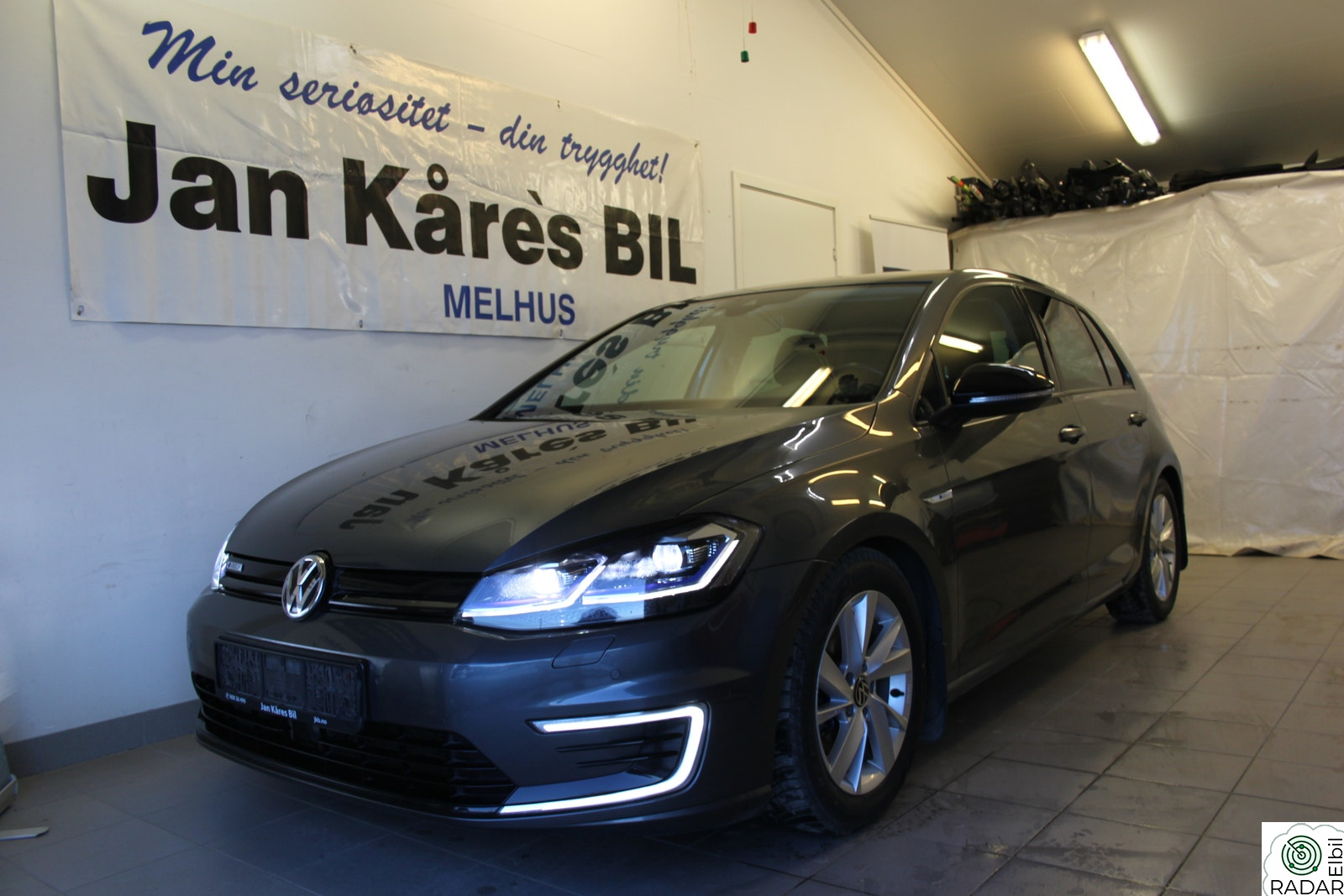VOLKSWAGEN GOLF E 136HK SKINN/DIGITAL DASJ/KEYLESS/NAVI/KAMERA/PARK/DAB