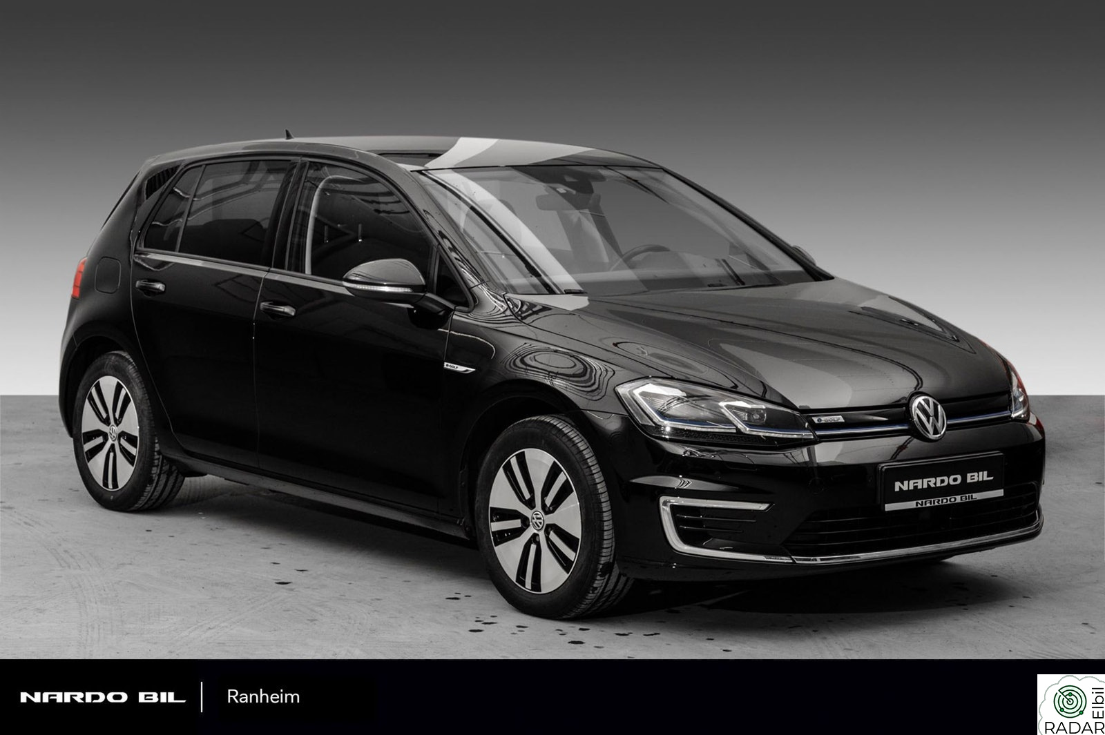 VOLKSWAGEN GOLF 300km Exclusive/Skinn/Keyless/ActiveDispay/LED