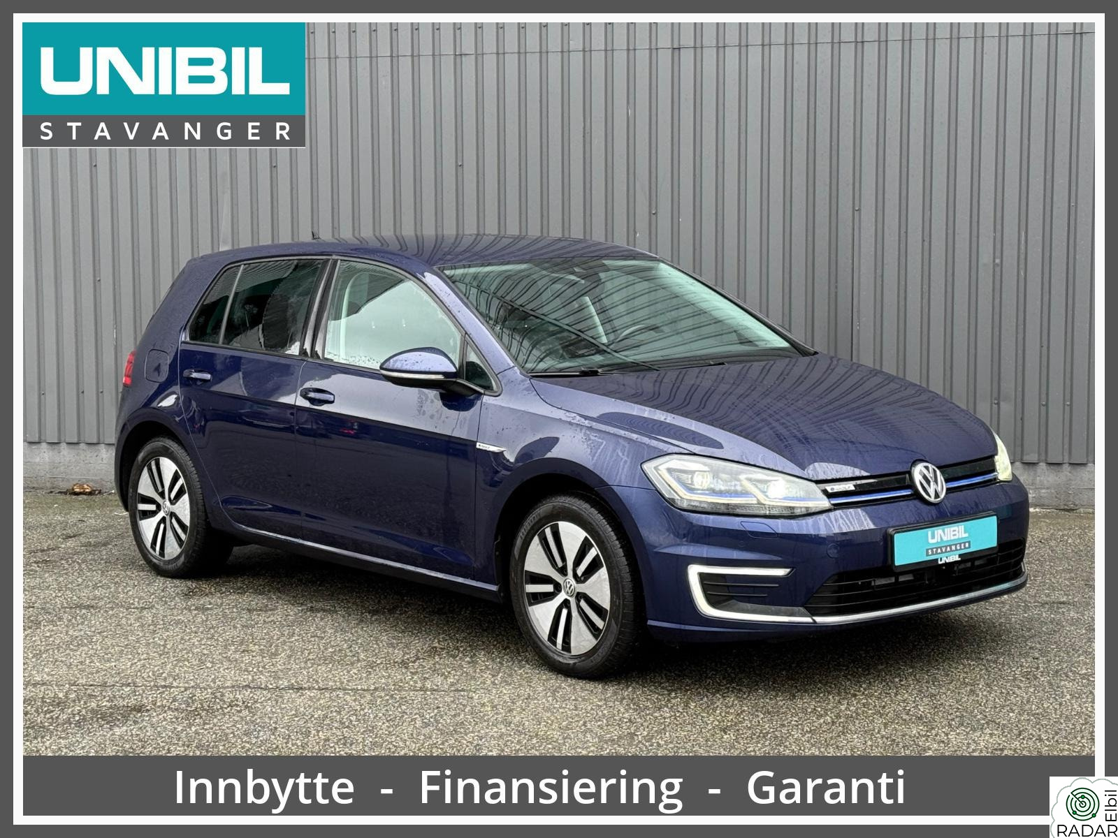 VOLKSWAGEN GOLF 300 km Skinn Active info ACC Kamera Keyless Carplay++