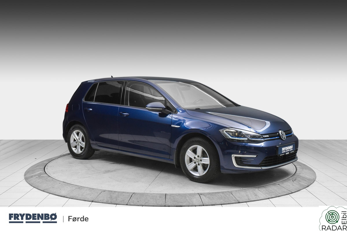 VOLKSWAGEN GOLF (basismodell) ACC|KEYLESS|R.KAMERA|VARMEP.|LED+