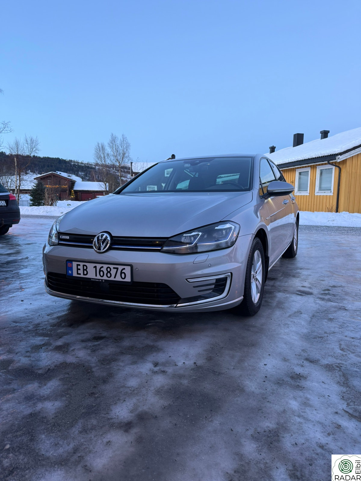 VOLKSWAGEN GOLF Exclusive (K) - svært velholdt!