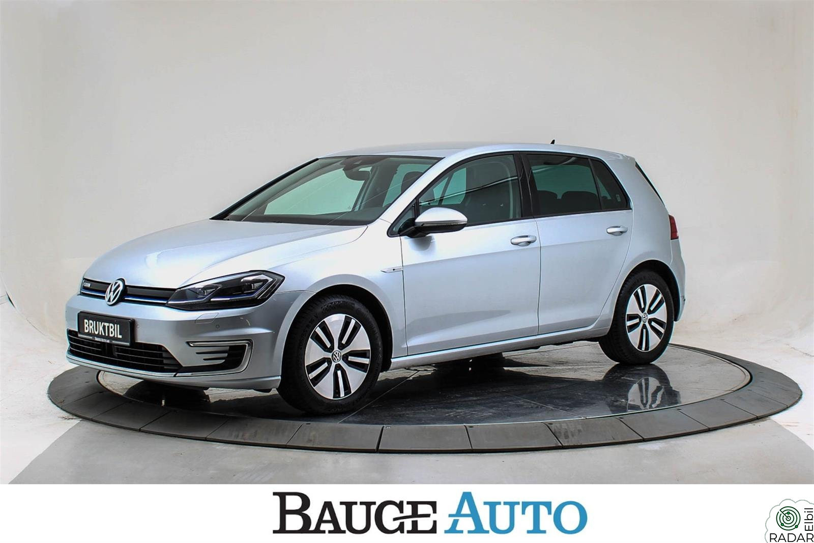 VOLKSWAGEN GOLF Exclusive /Skinn/R.kam/Carplay/EU-28++