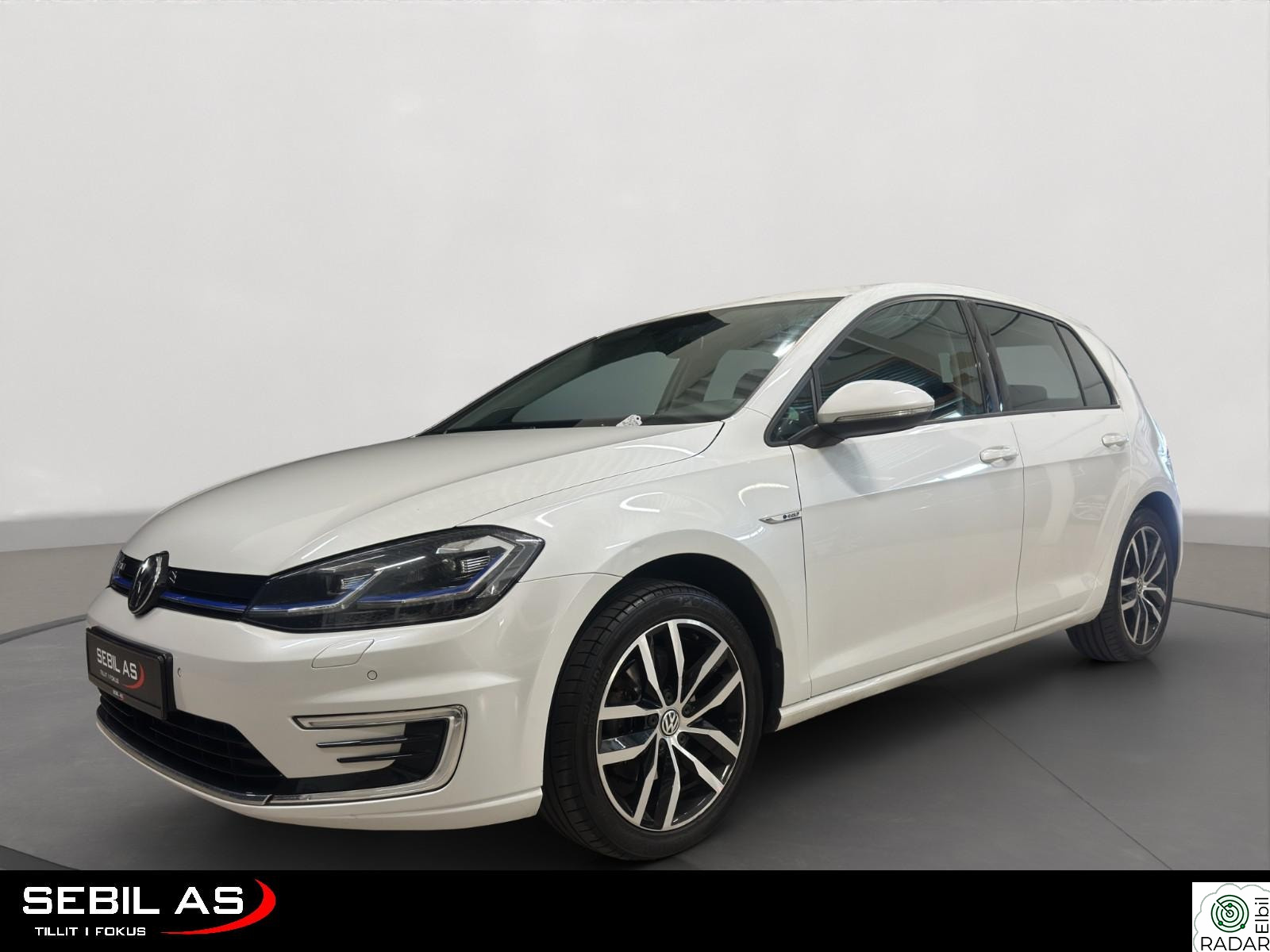 VOLKSWAGEN GOLF 1.EIER NAVI/R.KAM/DAB+//KEYLESS/CRUISE/S.V/EU11.02.2028