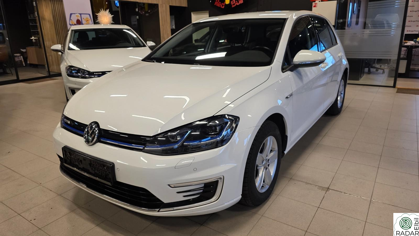 VOLKSWAGEN GOLF DAB/ 300km/ ACC/ NY EU og service