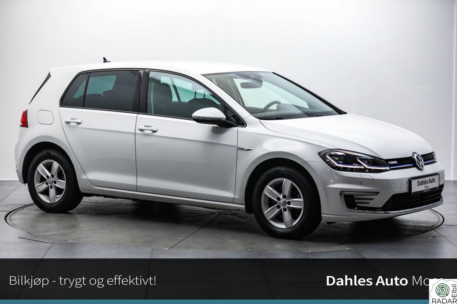 VOLKSWAGEN GOLF 300km Exclusive/Skinn/Active Info/Navi/R.Kamera/Keyless