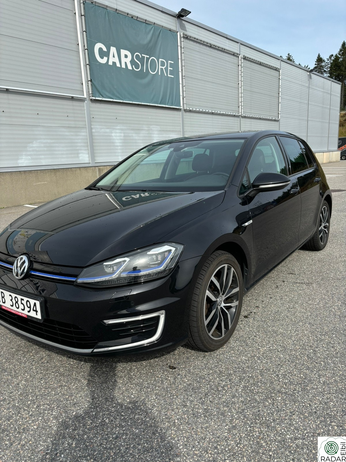 VOLKSWAGEN GOLF 136hk