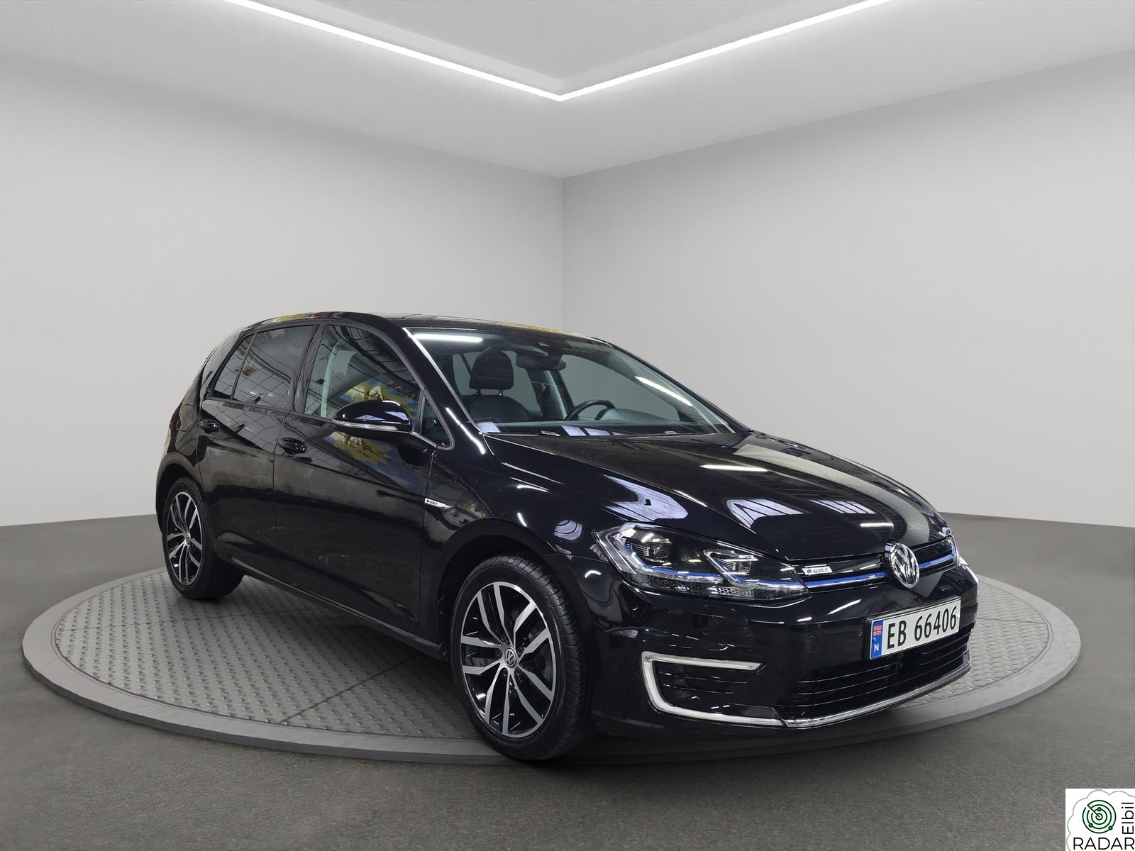 VOLKSWAGEN GOLF Lane|ACC|V.Pumpe|Carplay|R.kam|EuOk2028|Ny Service