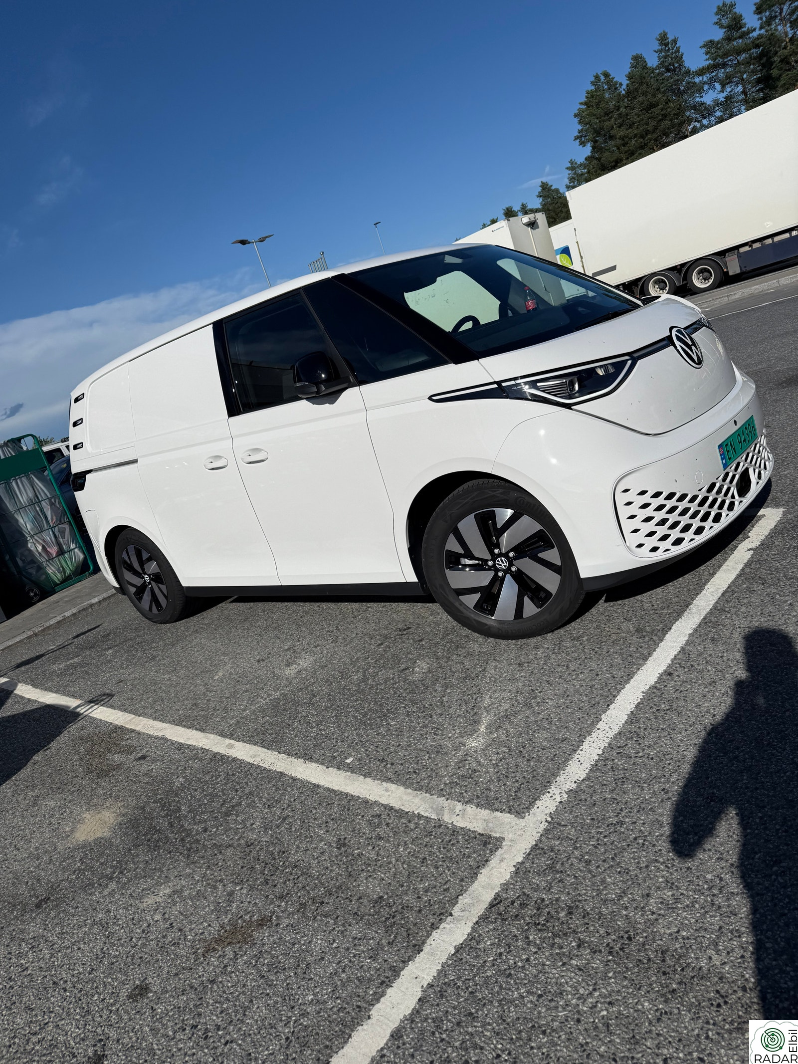 VOLKSWAGEN ID.BUZZ CARGO PRO 4MOTION 79 kWh 340hk 4MOTION Pluss Pris 11900.- ned i 0.- kr.