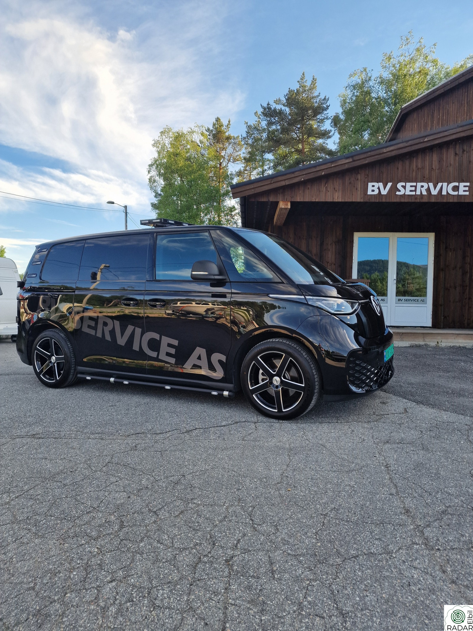 VOLKSWAGEN ID. BUZZ CARGO 150 KW 77 kWh 204hk