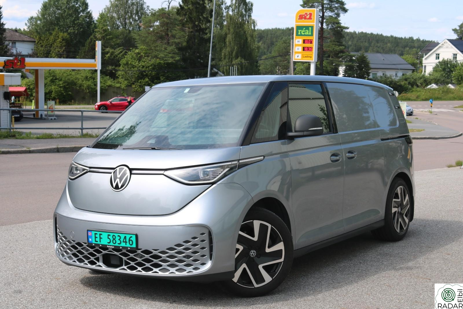 VOLKSWAGEN ID. BUZZ CARGO 150 KW CARGO 150KW ACC IQ LED R-KAMERA KROK NAVI 2XDØR PEN++