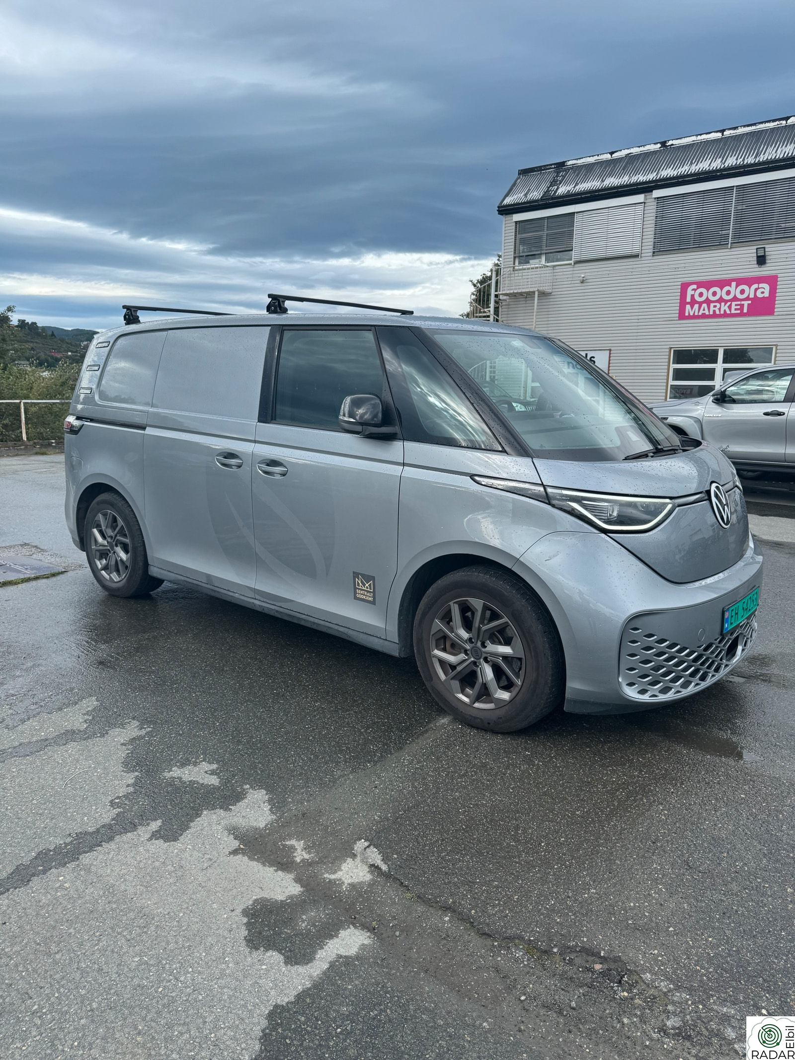 VOLKSWAGEN ID. BUZZ CARGO 150 KW 77 kWh 204hk Navi/Ryggekam,LED-matrix/TravelAssist*