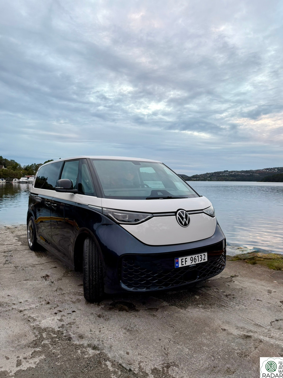 VOLKSWAGEN ID. BUZZ PRO 150 KW 77kWh 204hk Massasje, Matrix, krok, el.dører, Garanti