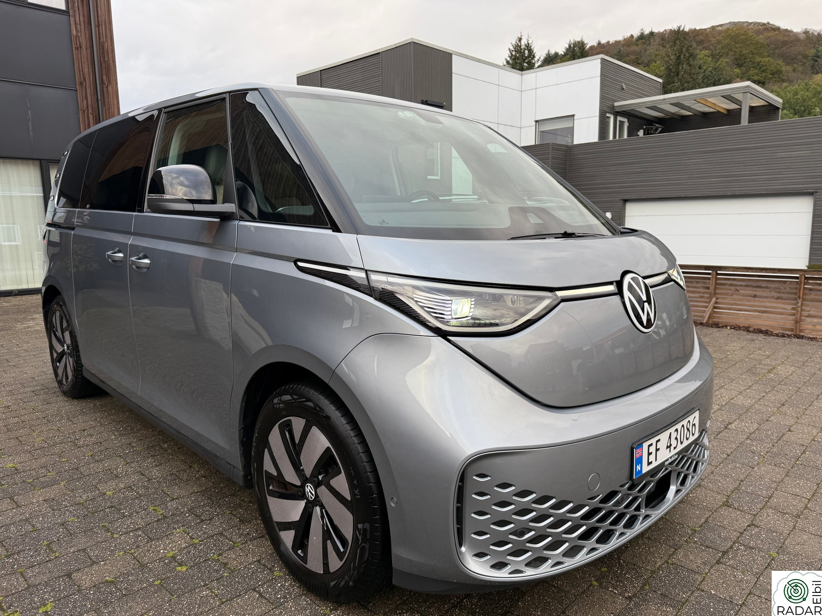 VOLKSWAGEN ID. BUZZ PRO 150 KW Pro 77kWh 204hk//STRØKEN BIL//EL SETER//DBB.