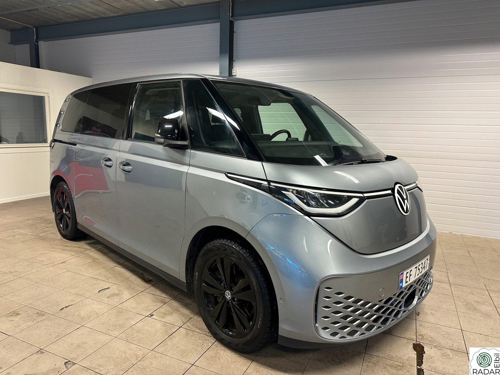 VOLKSWAGEN ID. BUZZ PRO 150 KW Pro 77kWh 204hk Hengerfeste, Ryggekamera, Navi ++