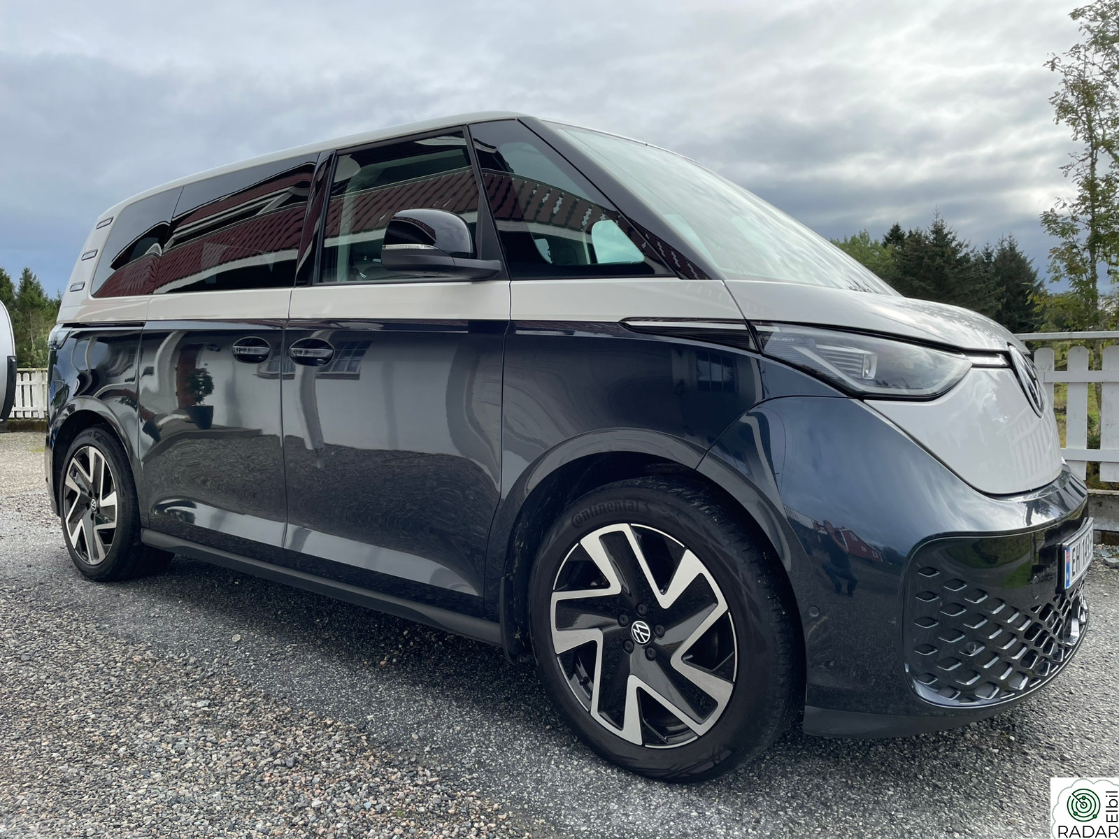 VOLKSWAGEN ID. BUZZ PRO 150 KW Pro 77kWh 204hk/H.Feste/Led Matrix/El.seter/skyvedør++