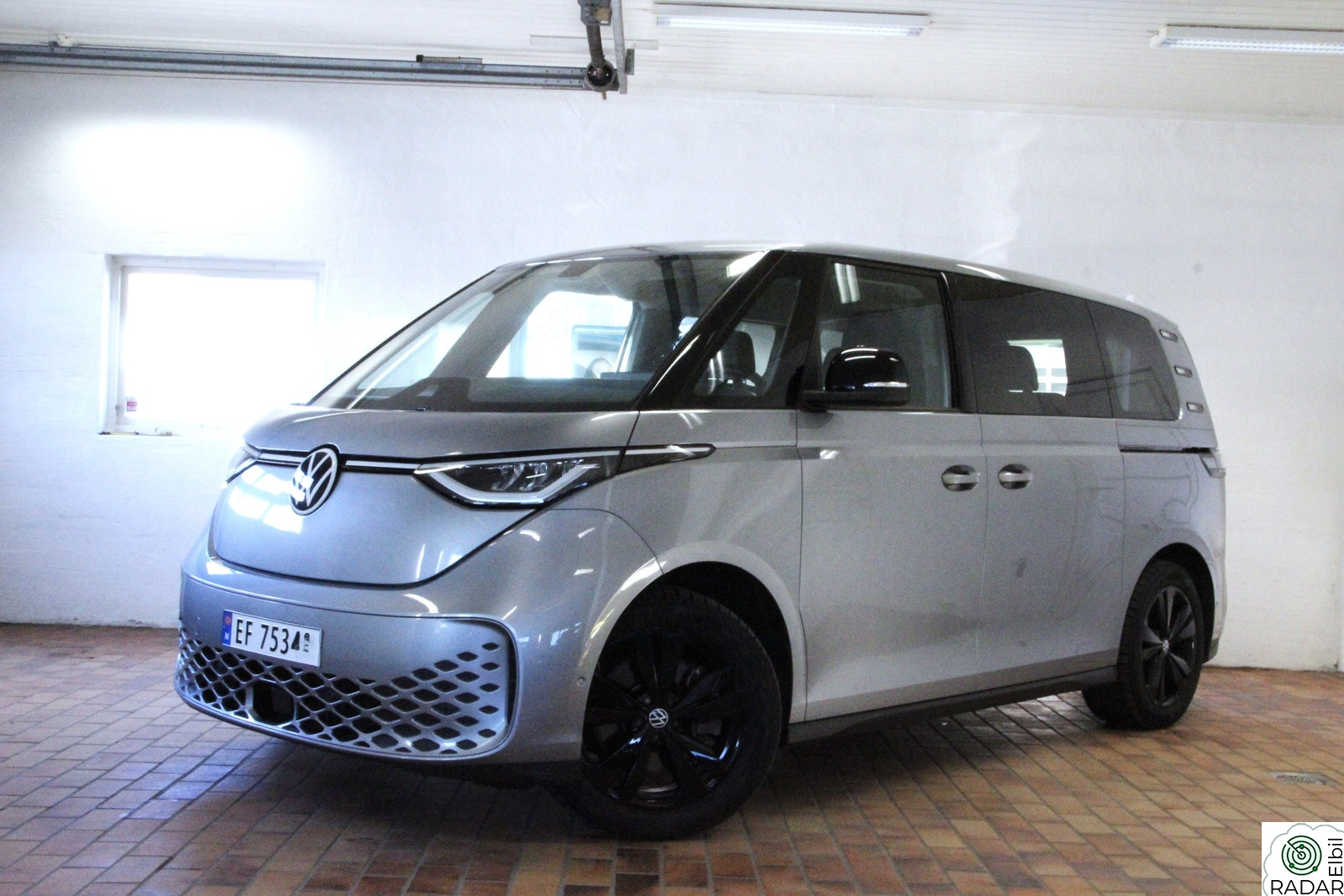 VOLKSWAGEN ID. BUZZ PRO 150 KW Pro 77kWh 204hk Hengerfeste, Ryggekamera, Navi ++