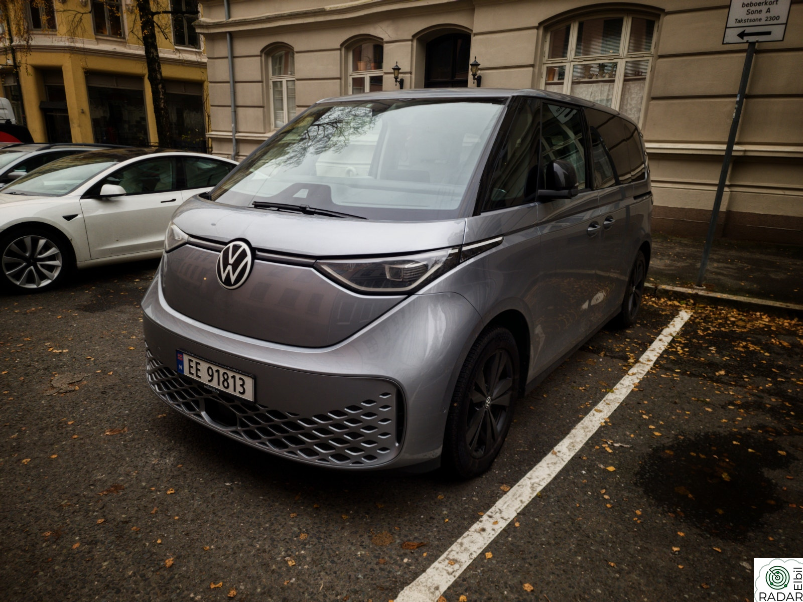 VOLKSWAGEN ID. BUZZ PRO 150 KW Pro Komfort 77kWh 204hk | ACC | Hengerfeste | El-dører