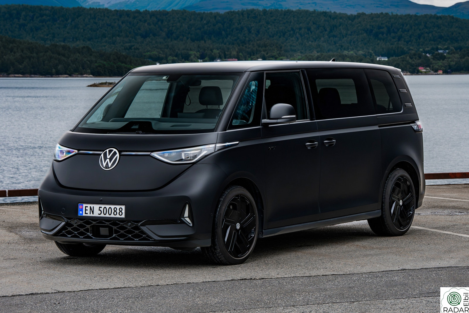 VOLKSWAGEN ID. BUZZ GTX LR 250 kW GTX Lang 86kWh 340hk 7-s Pano 21" Krok Komfort+
