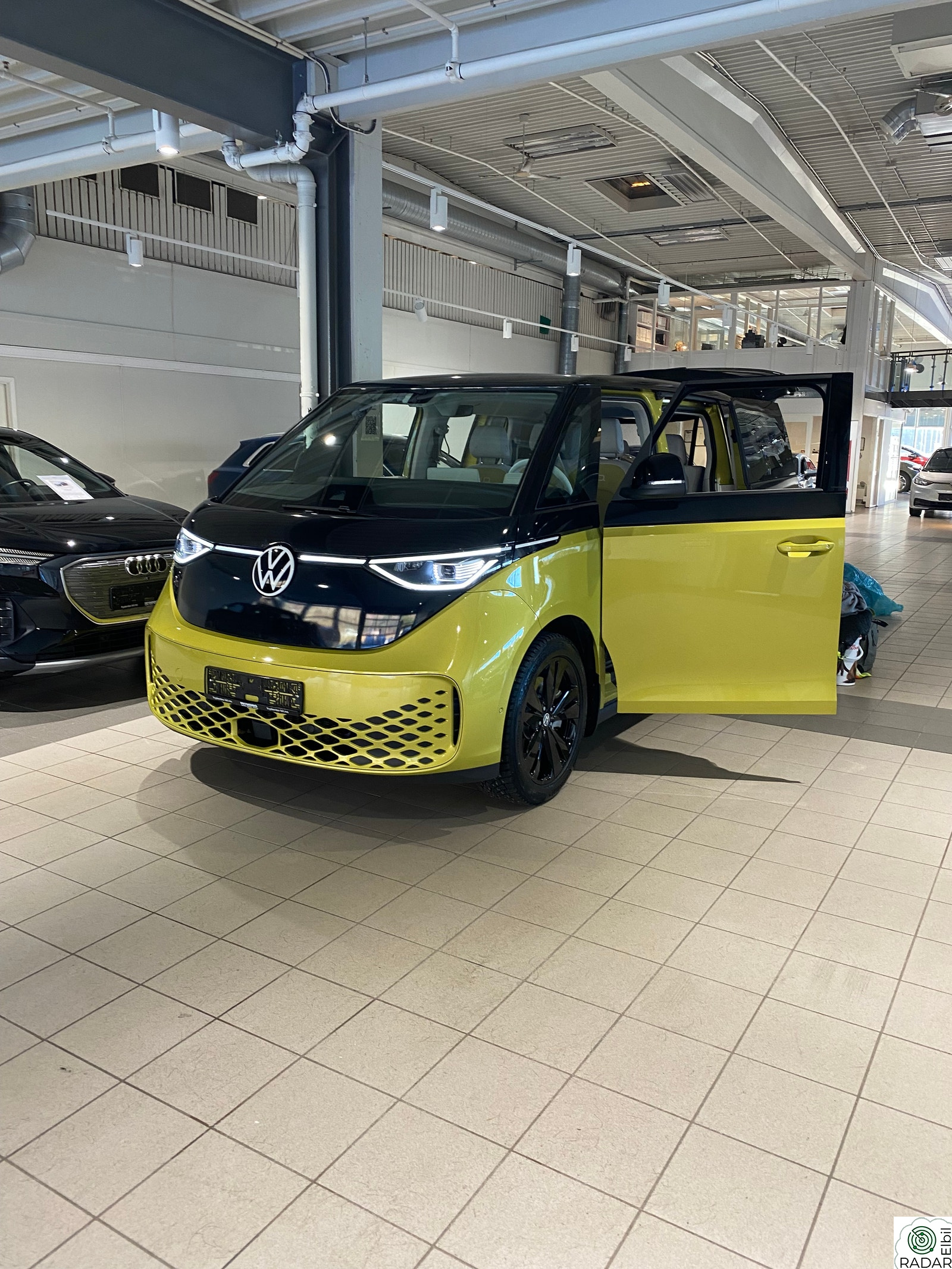 VOLKSWAGEN ID. BUZZ PRO 150 KW Pro 77kWh 204hk