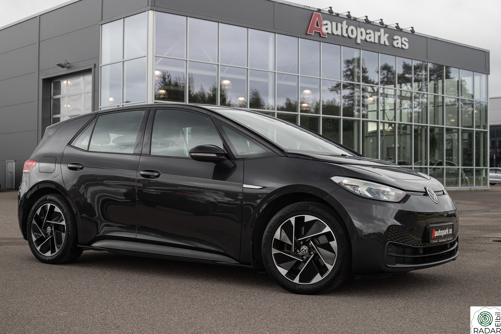 VOLKSWAGEN ID.3 PURE 110 KW Pure Performance SKINNRATT/VARME I RATT/CARPLAY/EN-EIER