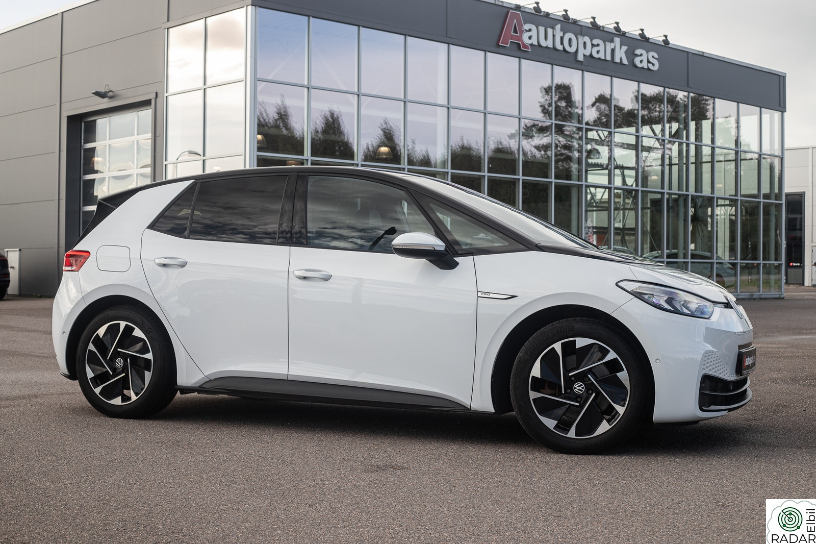 VOLKSWAGEN ID.3 PRO 150 KW PRO 58 kwh 204HK/ADAPTIV/KEYLESS/AMBIENT/LED/EN-EIER++