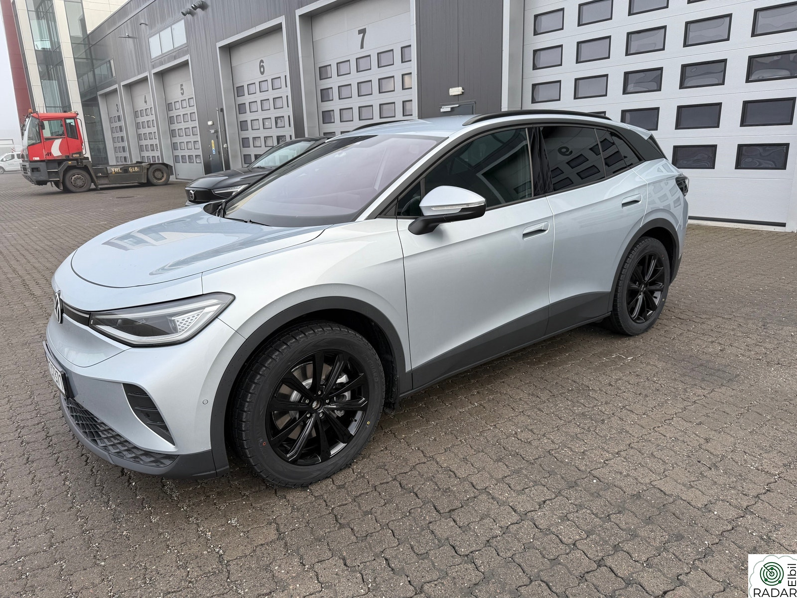VOLKSWAGEN ID.4 PRO 4MOTION 210KW Pro 4Motion 77kWh 286hk Highline