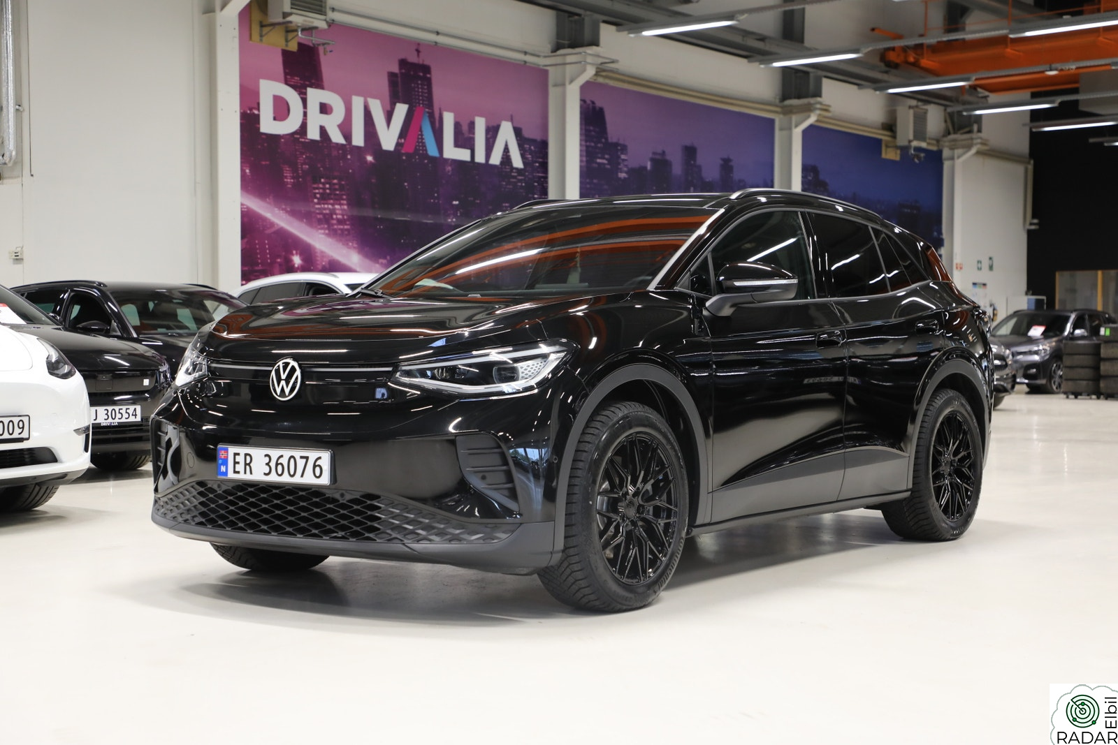 VOLKSWAGEN ID.4 PRO 4MOTION 210KW Pro 4M 77kWh 286HK Exclusive/Topsport/Matrix/Pano/Krok
