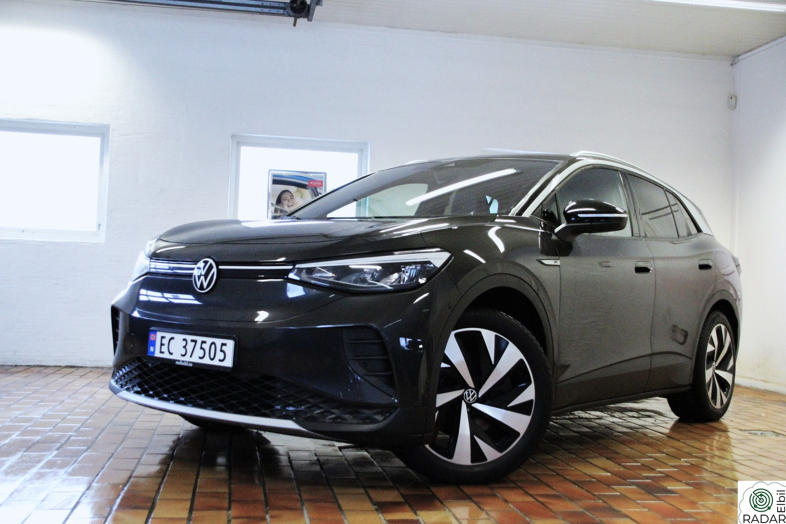 VOLKSWAGEN ID.4 PRO 150 KW 77KWH PRO PERFORMANCE 512KM+SKINN+KAMERA+KROK+NY EU 27!