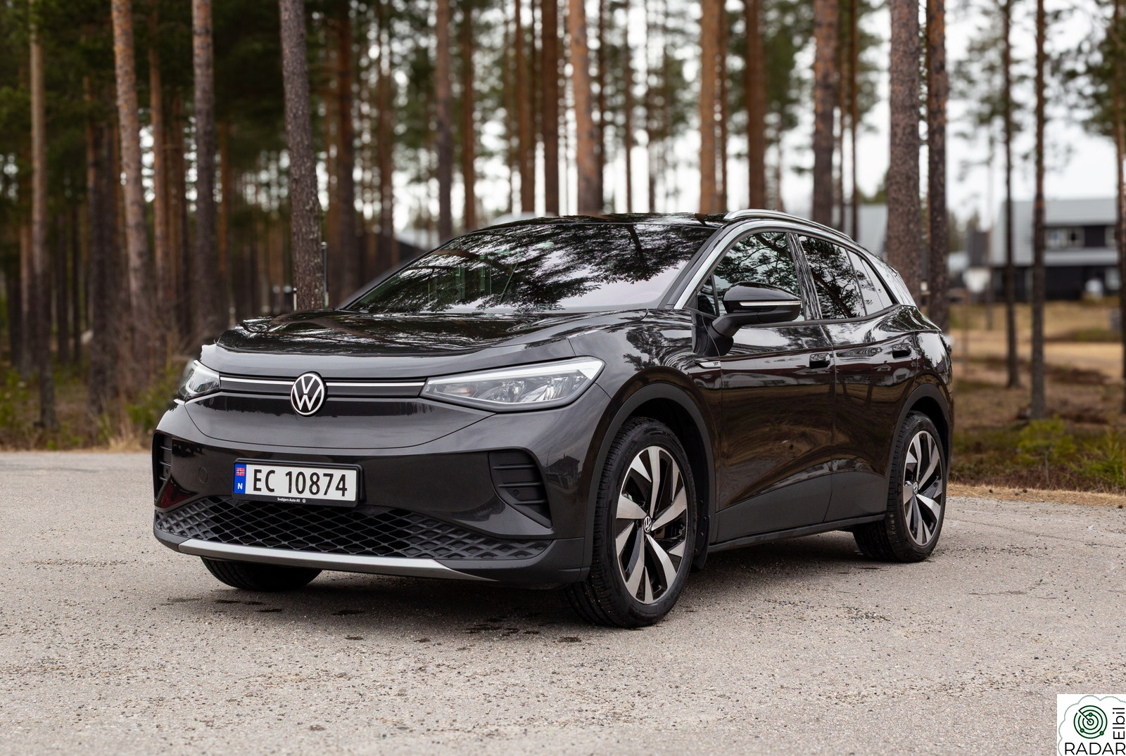 VOLKSWAGEN ID.4 PRO 150 KW 1st Pro Performance 2021 – 522 km WLTP – Hengerfeste