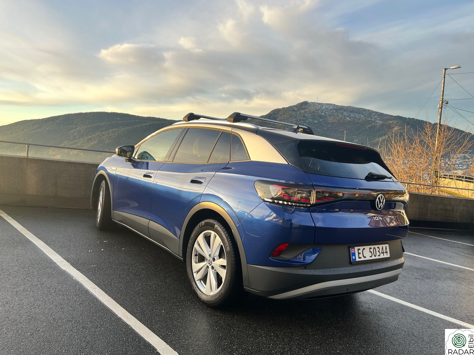 VOLKSWAGEN ID.4 PRO 150 KW 1st Max - HUD, Pano, 360kam, Matrix, Krok