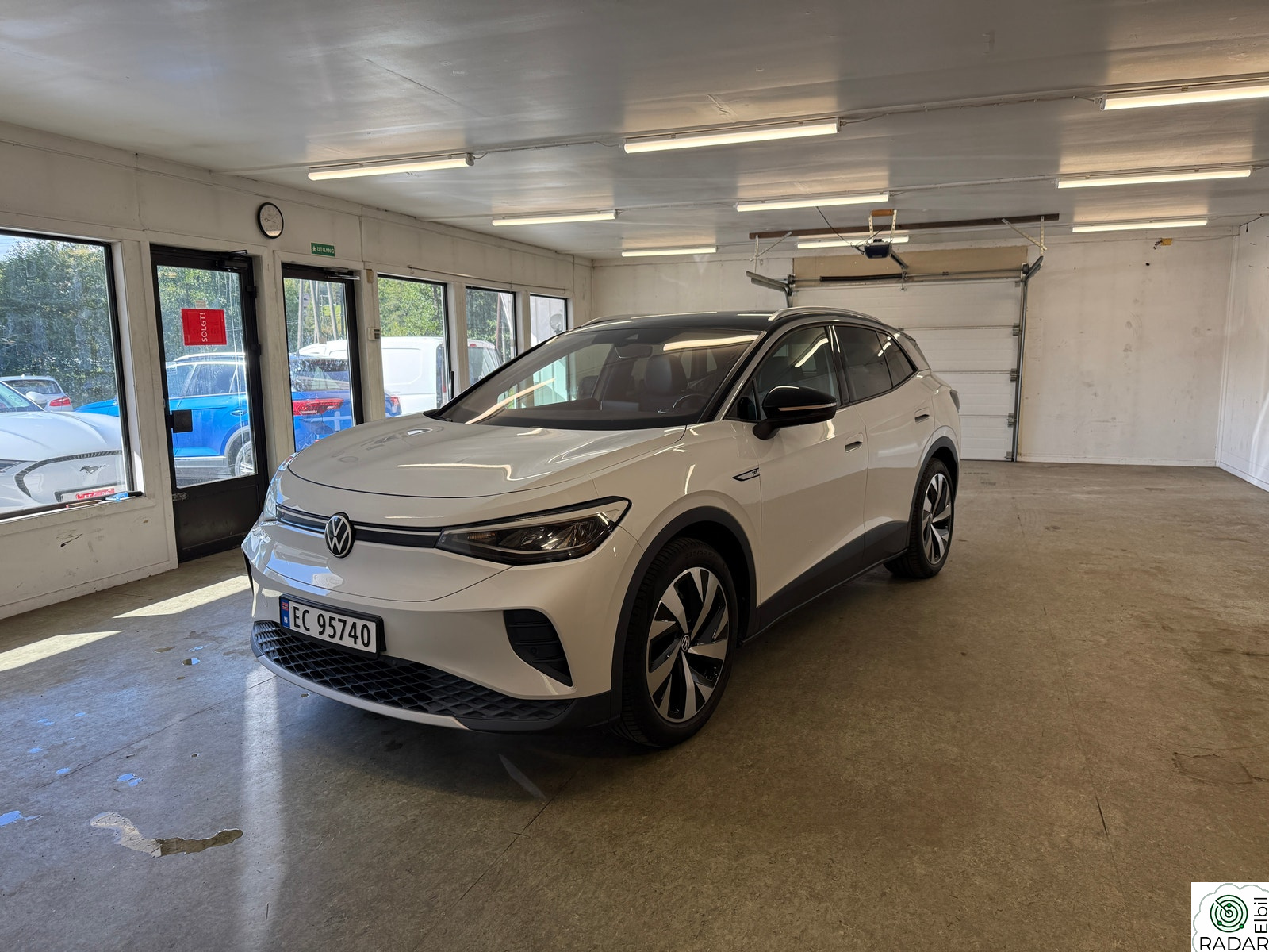 VOLKSWAGEN ID.4 PRO 150 KW 77kWH 204hk 1st/HENGERFESTE/LED/KAMERA++