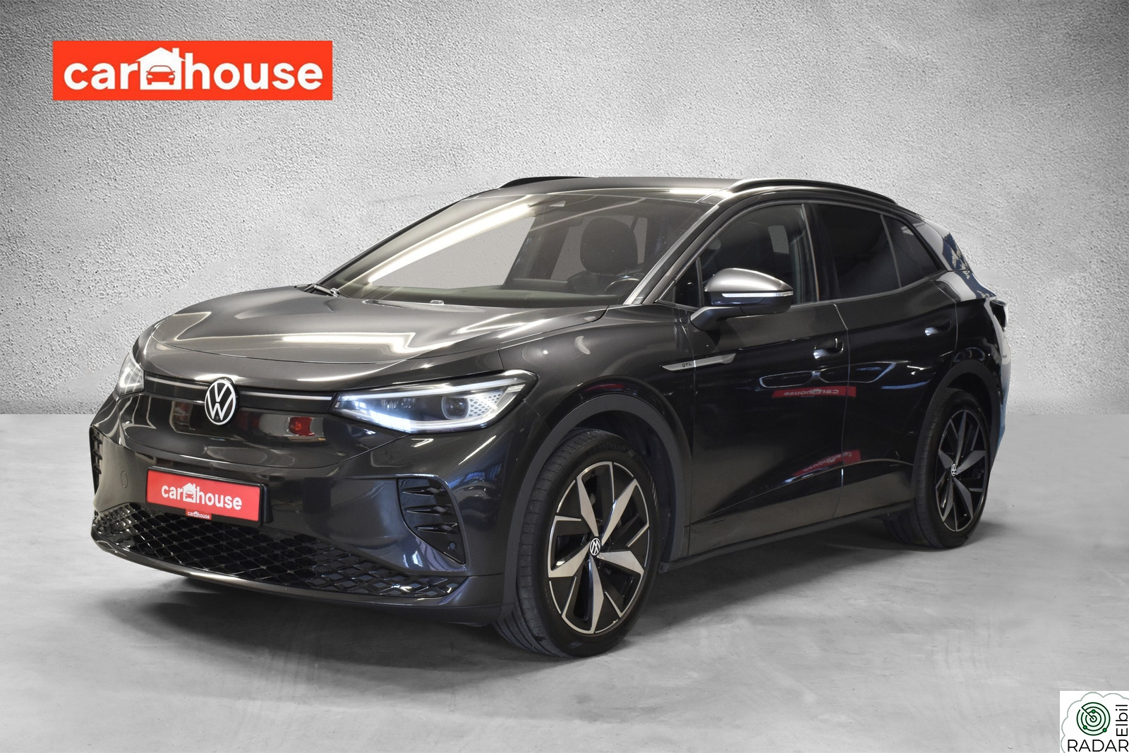 VOLKSWAGEN ID.4 GTX 220 KW HUD PANO 360CAM ACC KROK IQ.LIGHT 77KWH 475KM 299HK