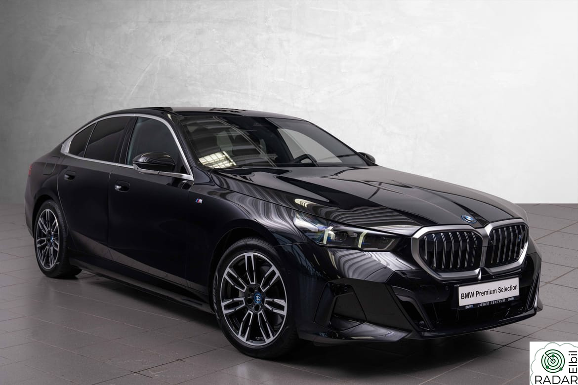 BMW i5 xDrive40 xDrive40 Sedan M-Sport B&W 4hjulstyring ACC Pano Krok